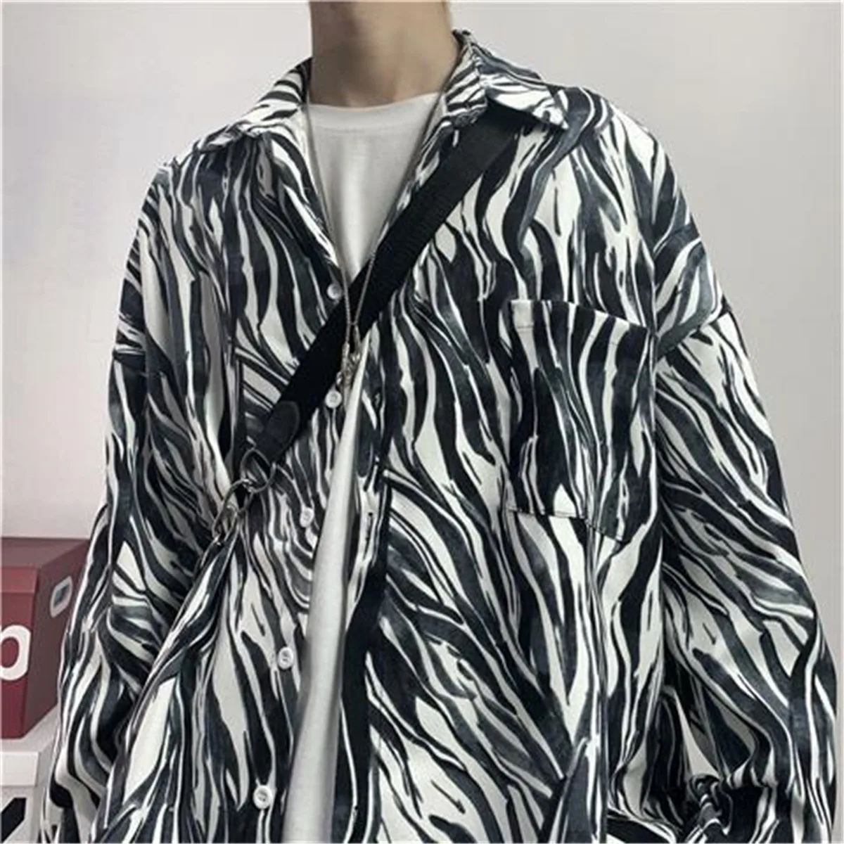 Hip Hop Graffiti Print Shirts Men Cool Harajuku High Street Tops Male Gothic Shirts Streetwear Fashion Korean Autumn Shirt Girls
Hip Hop Graffiti Print Shirts Men Cool Harajuku High Street Tops Male Gothic Shirts Streetwear Fashion Korean Autumn Shirt Girls