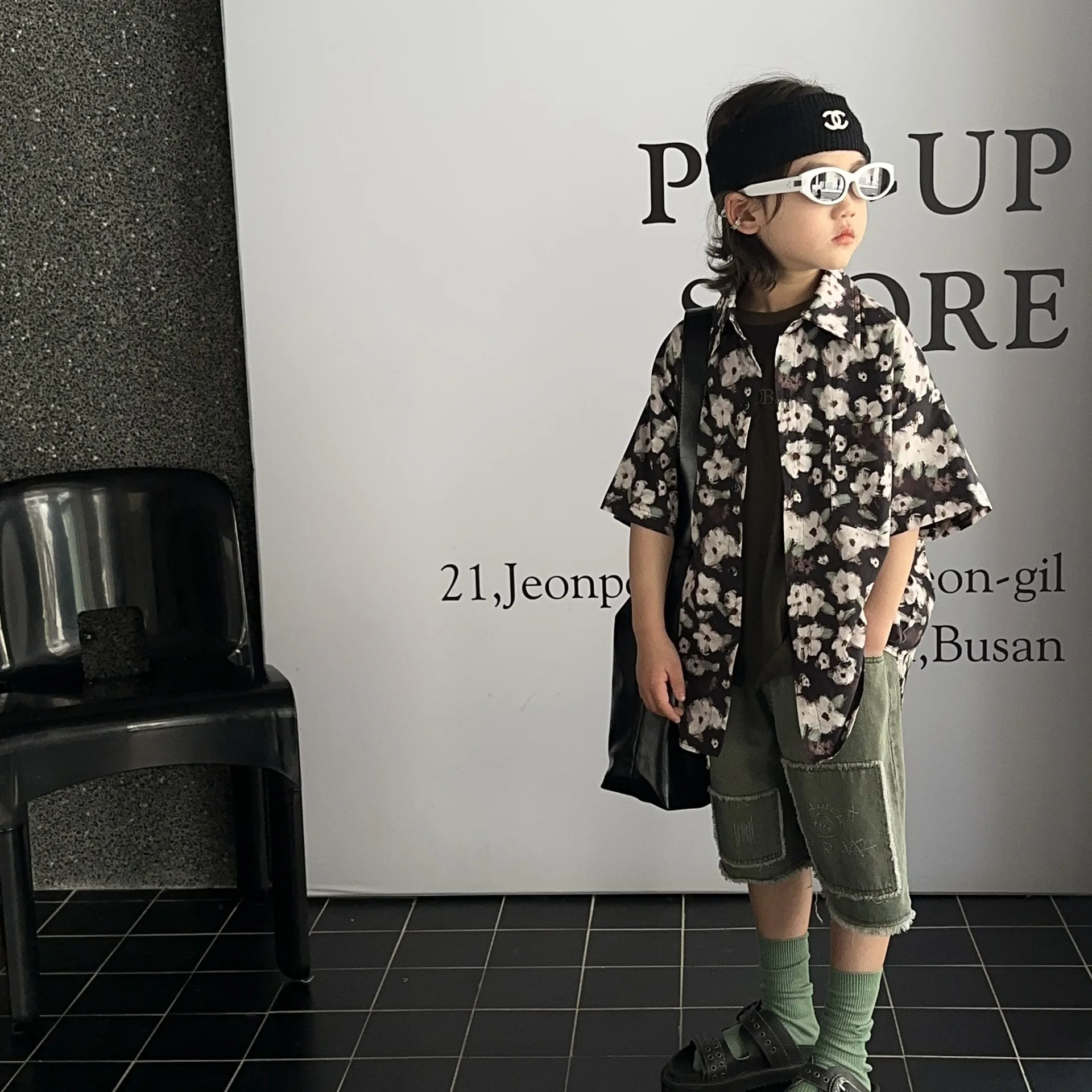 Children Clothing Fashion Casual Personality Pants 2024 Summer New Korean Style Boys Girls Pants Solid Color Pocket Shorts
Children Clothing Fashion Casual Personality Pants 2024 Summer New Korean Style Boys Girls Pants Solid Color Pocket Shorts