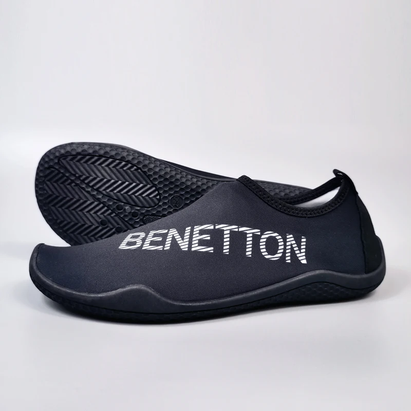 Men's and women's light beach shoes unisex children's beach shoes outdoor quick drying swimming shoes soft and comfortable shoes
Men's and women's light beach shoes unisex children's beach shoes outdoor quick drying swimming shoes soft and comfortable shoes