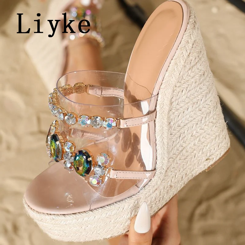 

Сандалии Liyke женские на танкетке, модные дизайнерские шлепанцы на платформе, прозрачная обувь из ПВХ с цепочкой и кристаллами, вечерние туфли на очень высоком каблуке, на лето