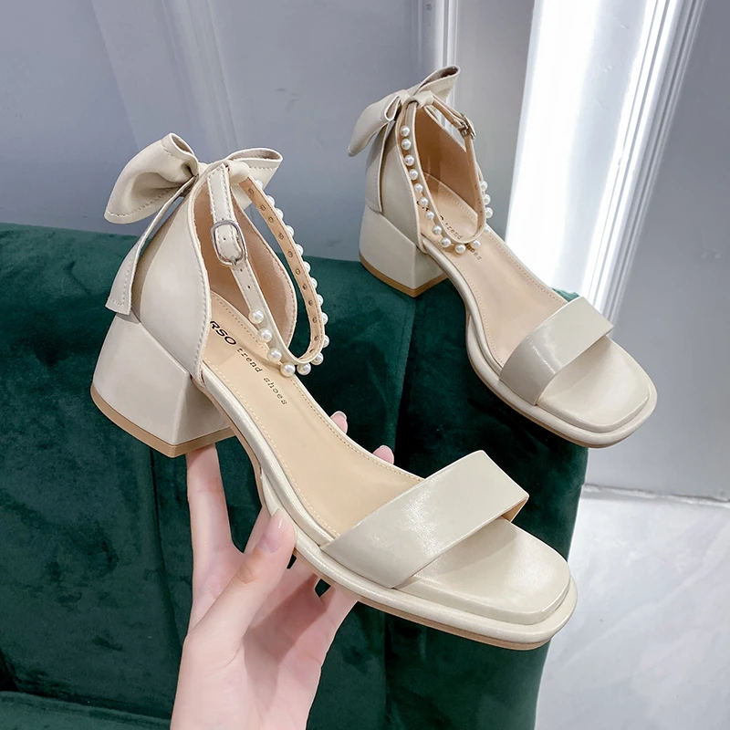 Brand Ladies Sandal Spring New Fairy Pearl Sandals Sweet Square Heel with Mesh Crystal Temperament High Heels Tenis Masculino
Brand Ladies Sandal Spring New Fairy Pearl Sandals Sweet Square Heel with Mesh Crystal Temperament High Heels Tenis Masculino