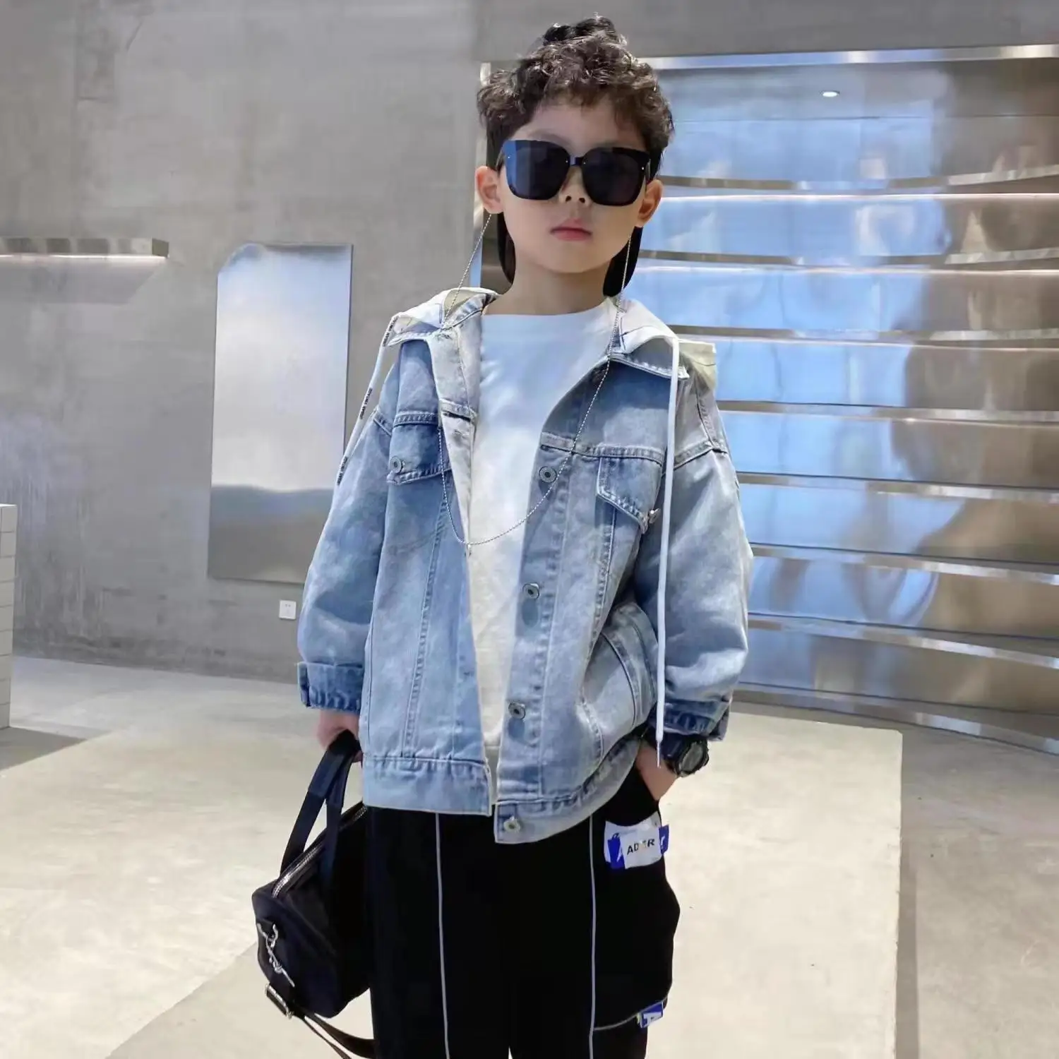 2024 New Spring Autumn Boys Denim Jackets Kids Letter Hooded Outerwear Coats For Boys Clothes Children Jean Jacket Boys Top 3-13
2024 New Spring Autumn Boys Denim Jackets Kids Letter Hooded Outerwear Coats For Boys Clothes Children Jean Jacket Boys Top 3-13
