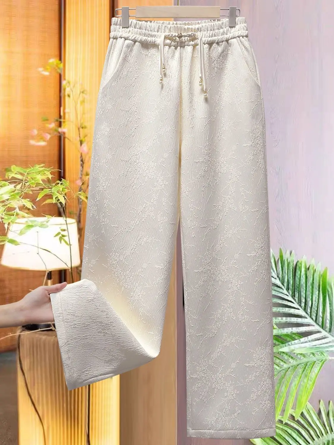 2024 chinese style jacquard pants autumn winter thickened new chinese velvet high waist straight leg wide leg casual pants
2024 chinese style jacquard pants autumn winter thickened new chinese velvet high waist straight leg wide leg casual pants