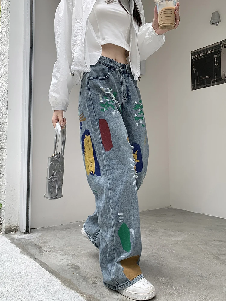 2024 New Streetwear Denim Pants Women Print Wide Leg Jeans Vintage Loose Female Full Length Trousers
2024 New Streetwear Denim Pants Women Print Wide Leg Jeans Vintage Loose Female Full Length Trousers