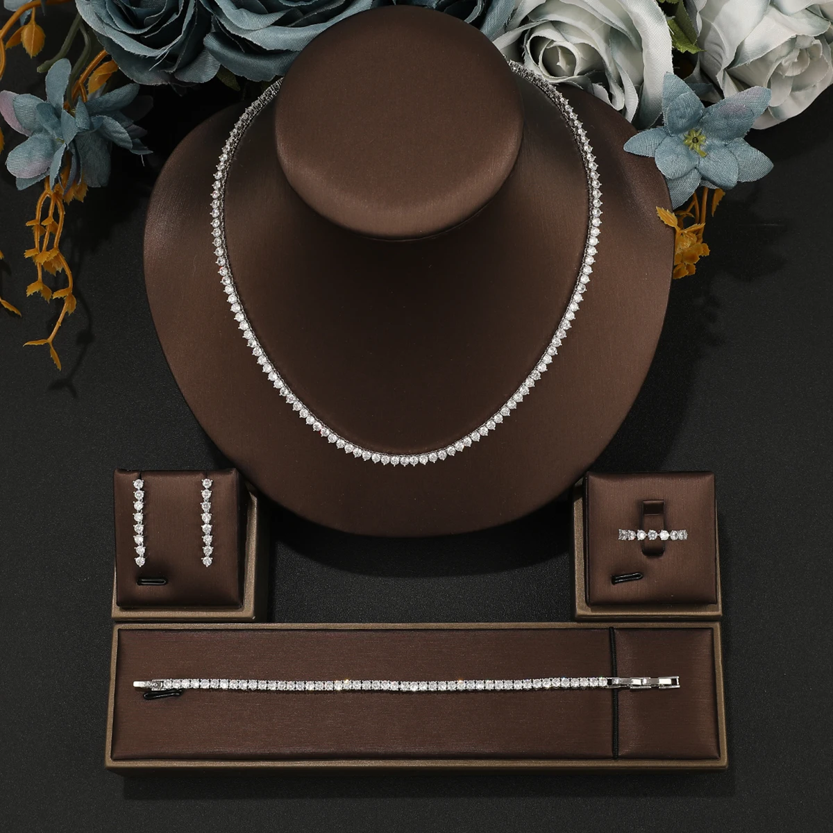 Fashion Round Cubic Zircon 3.0 Stone Classic Necklace Earring Bracelet Ring Wedding Set for Women Bridal Party Jewelry Set
Fashion Round Cubic Zircon 3.0 Stone Classic Necklace Earring Bracelet Ring Wedding Set for Women Bridal Party Jewelry Set