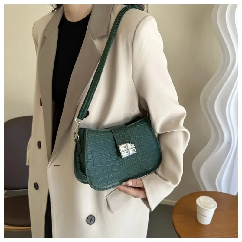 High-quality Small Crossbody Bag Women Autumn New Niche Chain Messenger Female Shoulder Bag Texture Women Underarm Shoulder Bag
High-quality Small Crossbody Bag Women Autumn New Niche Chain Messenger Female Shoulder Bag Texture Women Underarm Shoulder Bag