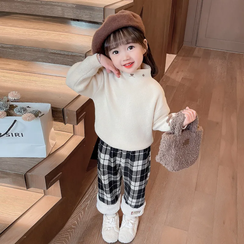 Childrens Pants 2024 Autumn/Winter New Girls Fashion Cotton Plush Plaid Pants Girls Design Trendy Cool Haren Straight Tube Pants
Childrens Pants 2024 Autumn/Winter New Girls Fashion Cotton Plush Plaid Pants Girls Design Trendy Cool Haren Straight Tube Pants