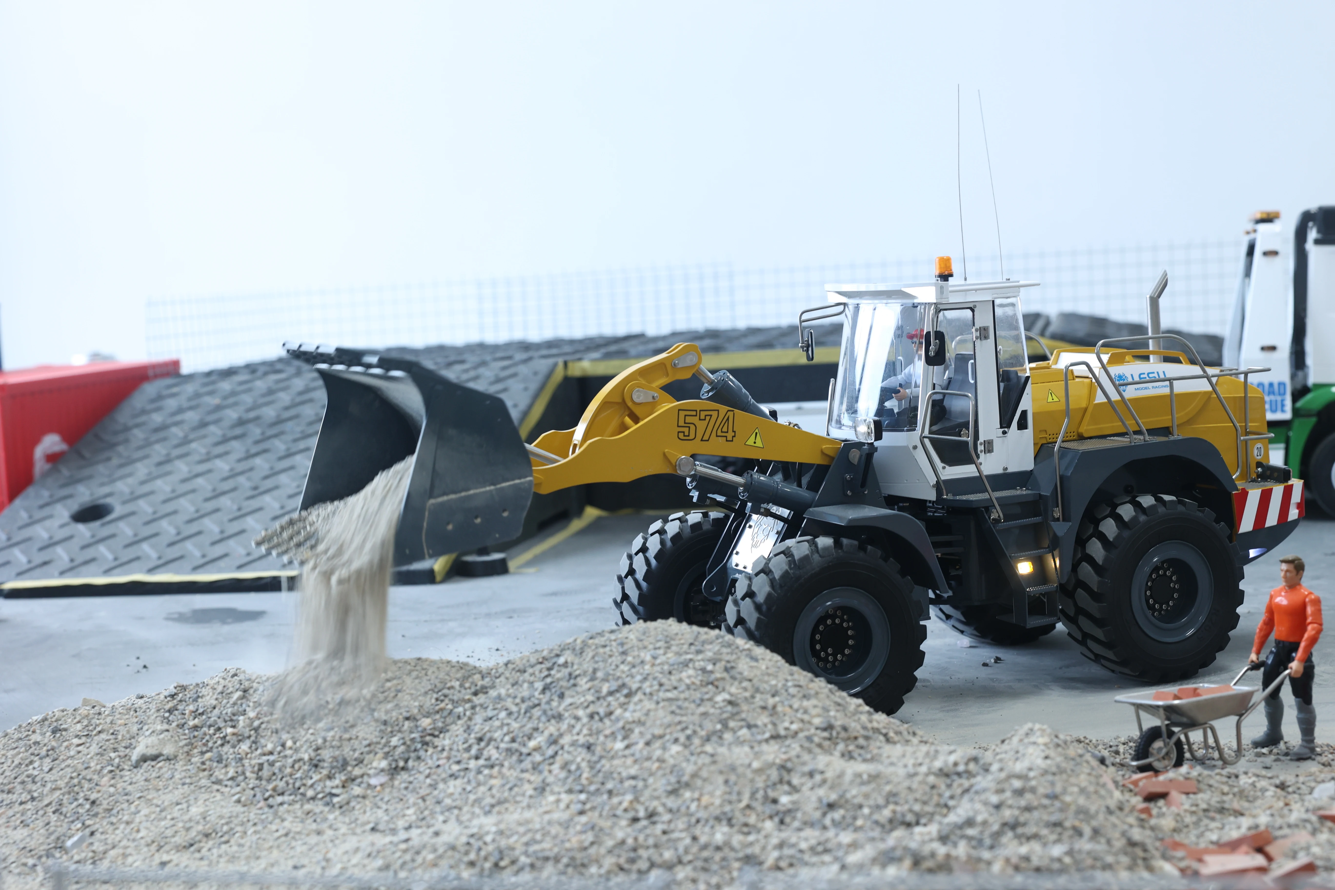 RTR LESU L574 RC 1/15 Hydraulic Metal Loader Upgraded Remote Control Car Painted Model Light Sound Battery TOUCAN HOBBY THZH1653 
RTR LESU L574 RC 1/15 Hydraulic Metal Loader Upgraded Remote Control Car Painted Model Light Sound Battery TOUCAN HOBBY THZH1653