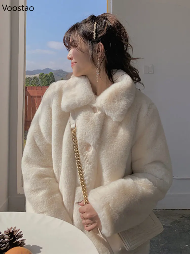Autumn Winter Fashion Warm Faux Fur Coat Women Elegant Sweet Turn Down Collar Plush Jacket Korean Female Casual Thick Outerwear
Autumn Winter Fashion Warm Faux Fur Coat Women Elegant Sweet Turn Down Collar Plush Jacket Korean Female Casual Thick Outerwear