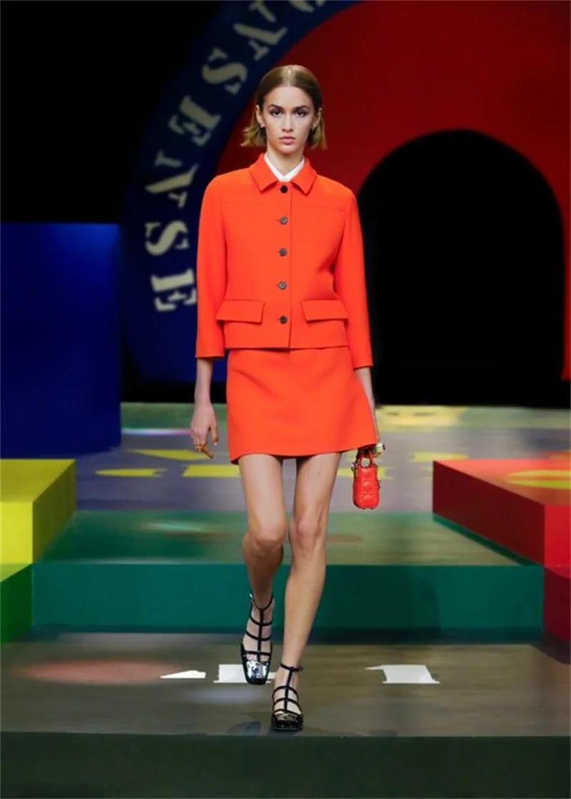 2 Pcs Orange Women Skirt Suit Set Blazer+Mini Dress Formal Business Shortened Jacket Young Girl Coat Custom Made Costume
2 Pcs Orange Women Skirt Suit Set Blazer+Mini Dress Formal Business Shortened Jacket Young Girl Coat Custom Made Costume