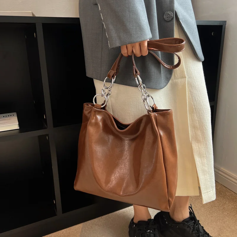 Luxury Brand Shoulder Side Bags for Women 2023 Trend Designer Small PU Leather Chain Handbags and Purses Fashion Casual Totes
Luxury Brand Shoulder Side Bags for Women 2023 Trend Designer Small PU Leather Chain Handbags and Purses Fashion Casual Totes