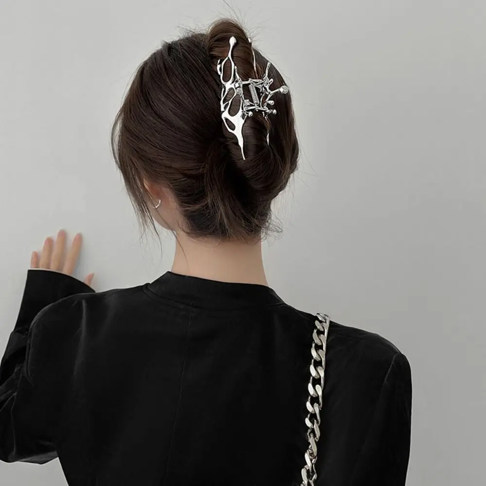 Y2k Geometric Hair Clips Women Metal Silver Crab Hair Clip Korean Fashion Shark Hair Clips Girls Grab Clamps Hair Accessories
Y2k Geometric Hair Clips Women Metal Silver Crab Hair Clip Korean Fashion Shark Hair Clips Girls Grab Clamps Hair Accessories