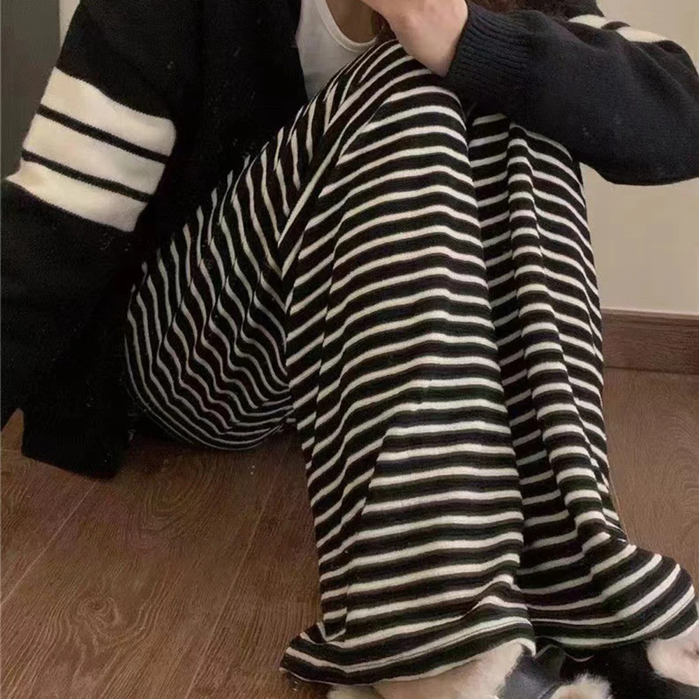 Female Pants Summer Wide Leg Casual Drawstring Free Size Homewear Korean Style Skin-friendly Commuting Fashion
Female Pants Summer Wide Leg Casual Drawstring Free Size Homewear Korean Style Skin-friendly Commuting Fashion
