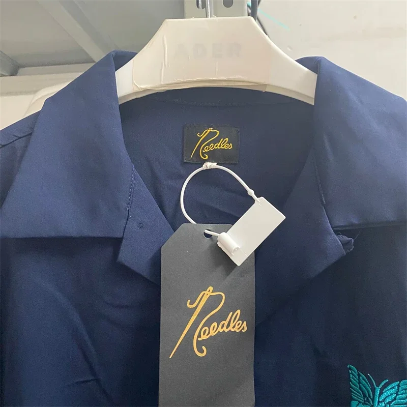 Высокое качество 1:1 Рубашка с вышивкой-бабочкой, зеленая, абрикосовая, черная, с иглами, мужская и женская рубашка оверсайз с отворотом
Высокое качество 1:1 Рубашка с вышивкой-бабочкой, зеленая, абрикосовая, черная, с иглами, мужская и женская рубашка оверсайз с отворотом