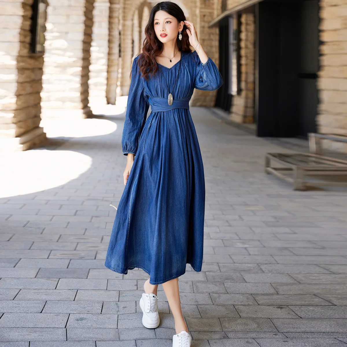 

Rhombus Collar Pleated Dress Autumn and Winter New Bow Tie Waist Slimming Denim Dress