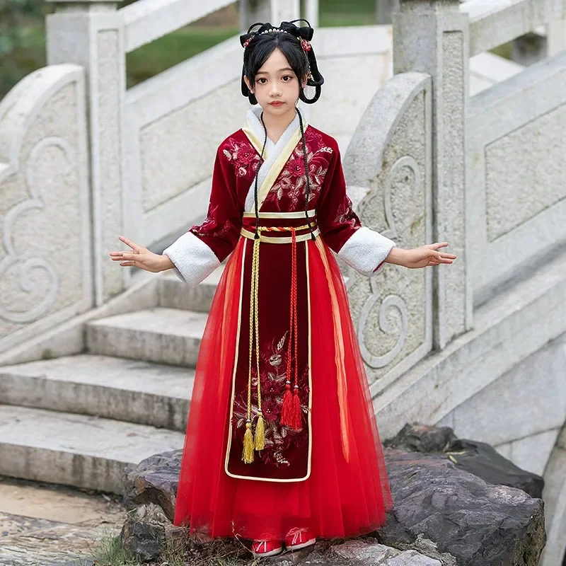 Сказочный костюм Hanfu для девочек с накидкой, Детский Теплый костюм Тан, детское зимнее бархатное платье с вышивкой, одежда для китайского Нового года
Сказочный костюм Hanfu для девочек с накидкой, Детский Теплый костюм Тан, детское зимнее бархатное платье с вышивкой, одежда для китайского Нового года