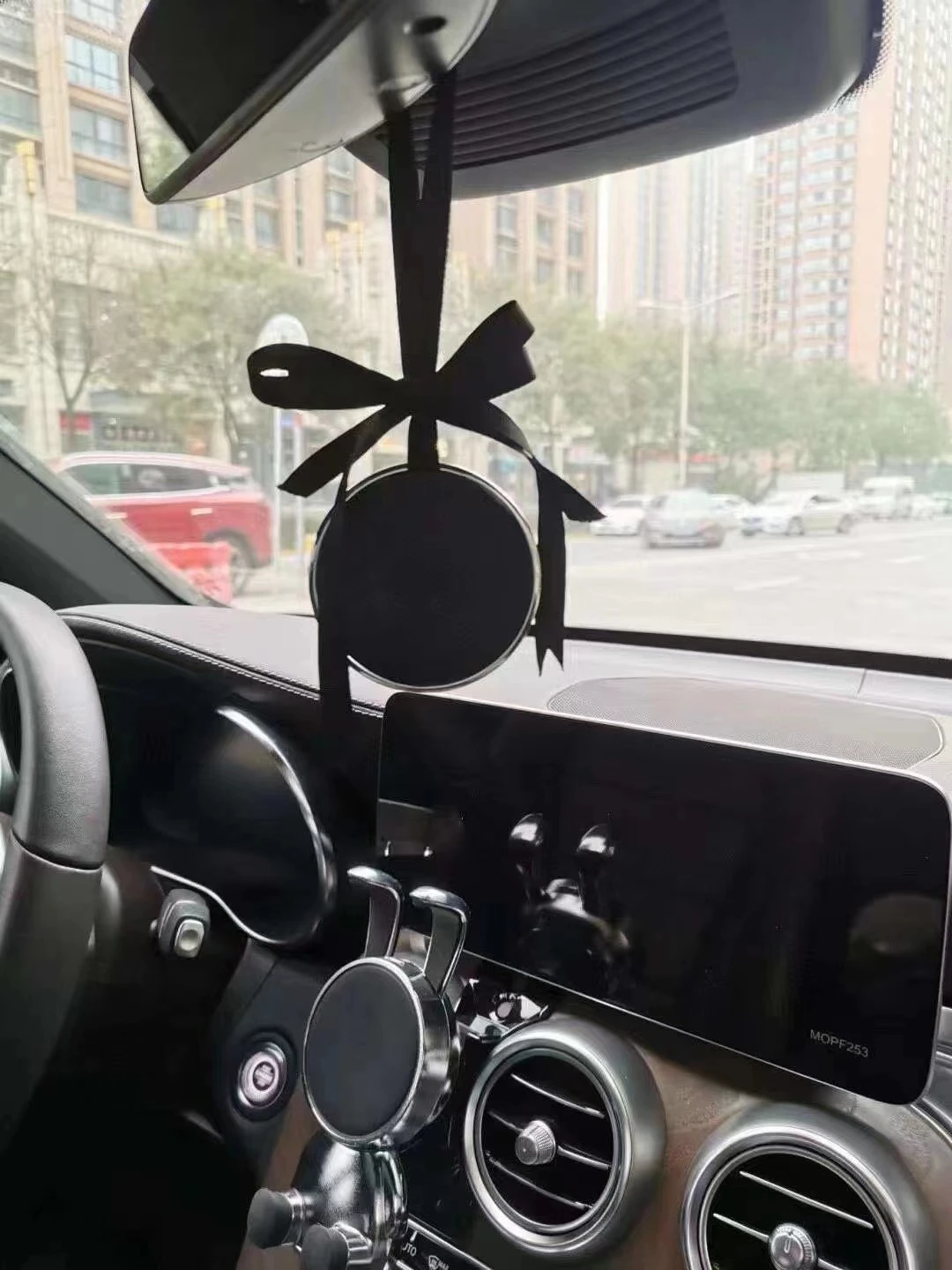 Jo Malon Car interior accessories decoration supplies car aromatherapy car hanging perfume perfume ornaments
Jo Malon Car interior accessories decoration supplies car aromatherapy car hanging perfume perfume ornaments