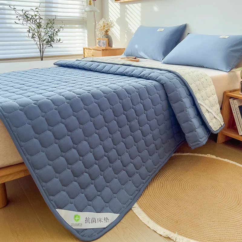 Cooling Mattress Smooth Air Condition Comforter Lightweight Cushion Cool Feeling Fibre Skin-friendly Breathable Mat Pad
Cooling Mattress Smooth Air Condition Comforter Lightweight Cushion Cool Feeling Fibre Skin-friendly Breathable Mat Pad