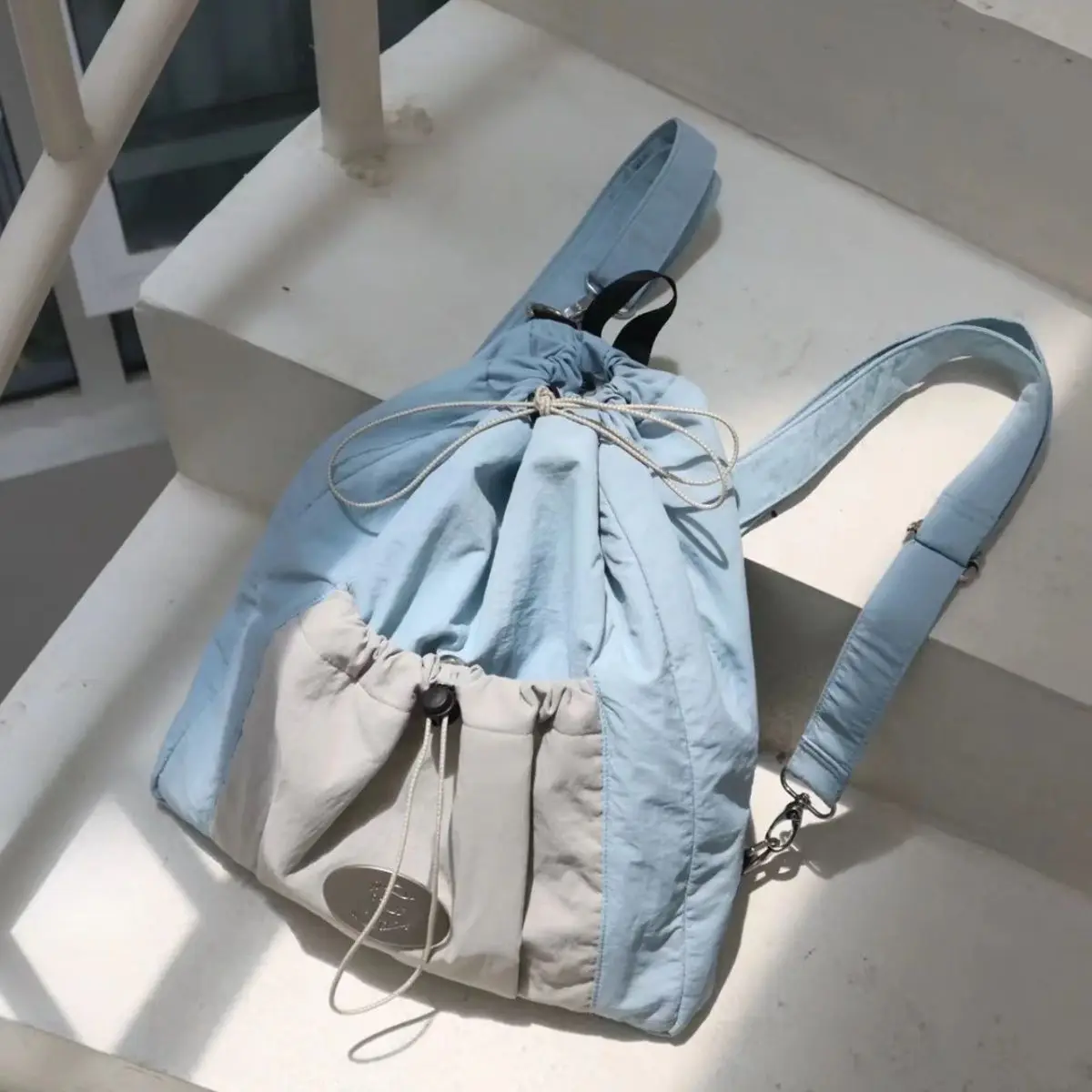 Fashion Design Patchwork Contrasting Drawstring Backpack Ins Large Capacity Nylon Lightweight Shoulder Bag Student Crossbody Bag
Fashion Design Patchwork Contrasting Drawstring Backpack Ins Large Capacity Nylon Lightweight Shoulder Bag Student Crossbody Bag