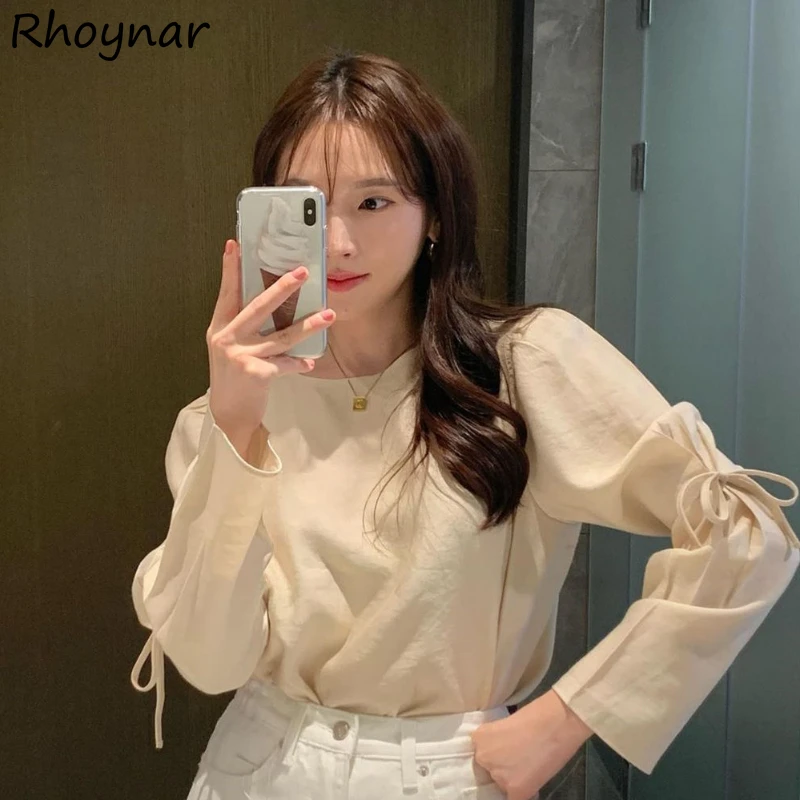 Женская Свободная блузка с круглым вырезом, однотонная Простая Офисная блузка с рукавами-фонариками и бантом в Корейском стиле, мягкая и уютная универсальная, на шнуровке, Новинка 
Женская Свободная блузка с круглым вырезом, однотонная Простая Офисная блузка с рукавами-фонариками и бантом в Корейском стиле, мягкая и уютная универсальная, на шнуровке, Новинка