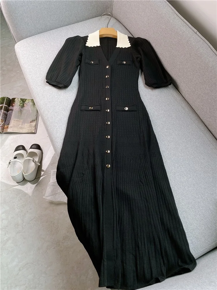Black and White Contrast Color V-neck Knitted Dresses 2022 Spring New Stretch Single-breasted Fishtail Skirt Woman Dress
Black and White Contrast Color V-neck Knitted Dresses 2022 Spring New Stretch Single-breasted Fishtail Skirt Woman Dress