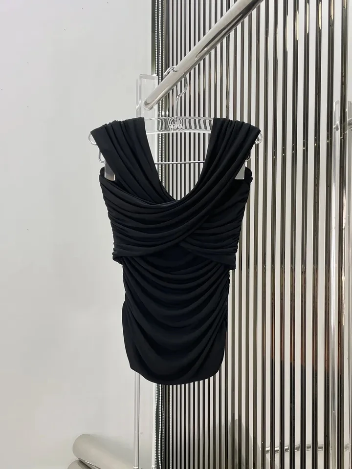 2024SS Summer Sexy Fashion Women Black High Quality Strapless Slim Vest Female Chic Camis Tank Tops
2024SS Summer Sexy Fashion Women Black High Quality Strapless Slim Vest Female Chic Camis Tank Tops