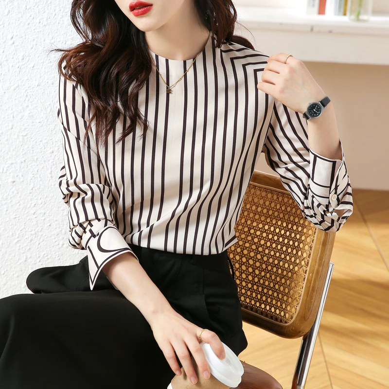Autumn Winter Women Stripe Printed Blouse Silk Satin Shirt Elegant Loose Office Chiffon Pullover Tops For Women 2023
Autumn Winter Women Stripe Printed Blouse Silk Satin Shirt Elegant Loose Office Chiffon Pullover Tops For Women 2023