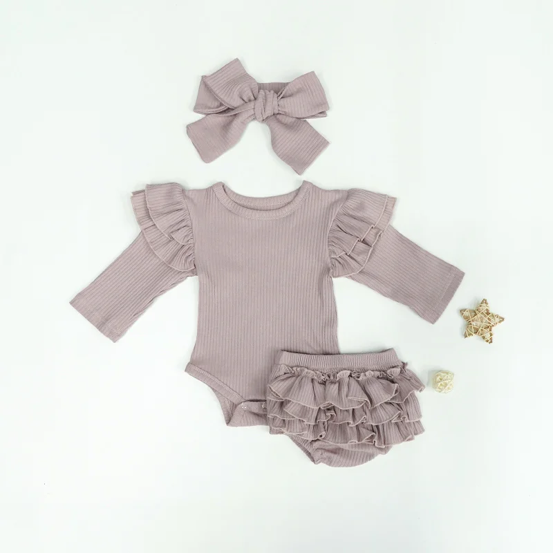 Conjunto Bebê Fru Fru 3 peças - Macacão, calcinha e faixa em algodão super macio Conjunto Bebê Fru Fru 3 peças - Macacão, calcinha e faixa em algodão super macio