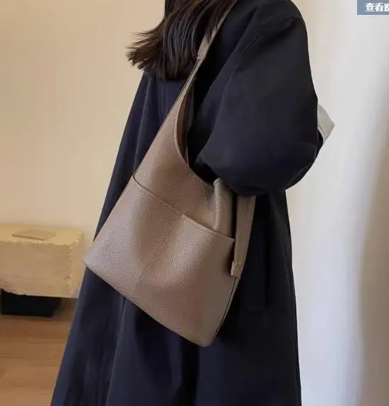 A2367 2023 Hot Men and Women Leather Medium Large Handbag Shoulder Bags Large Capacity Ladies Single Shoulder Bag Crossbody Bag
A2367 2023 Hot Men and Women Leather Medium Large Handbag Shoulder Bags Large Capacity Ladies Single Shoulder Bag Crossbody Bag