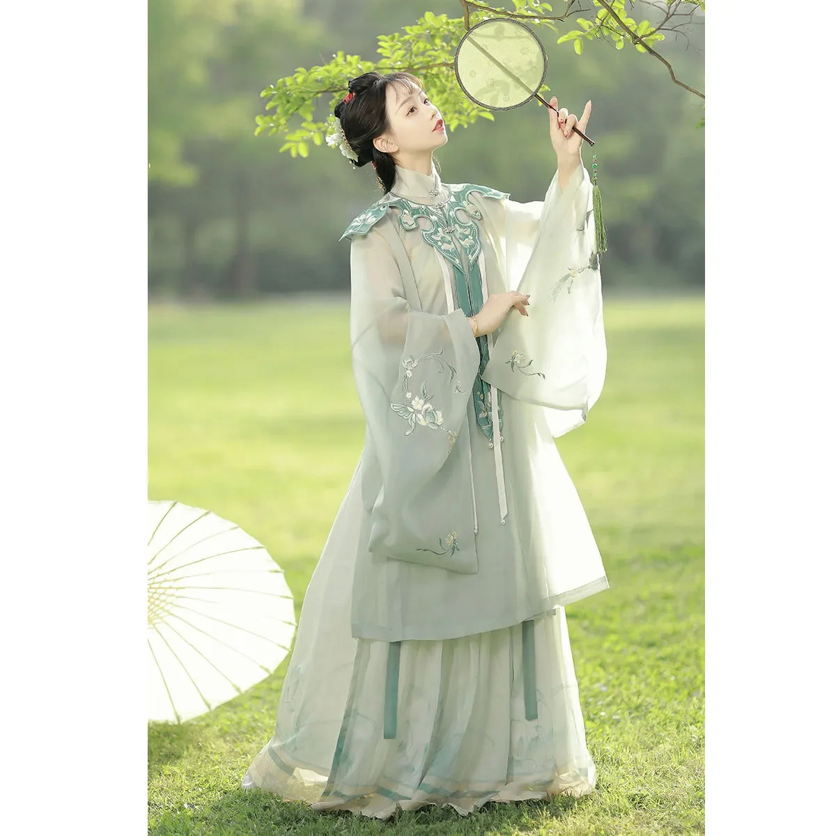 

HuaShenJi Original Ming Dynasty Hanfu Standing Collar Robe Pleated Skirt Cloud Shoulder 4Pcs Women Chinese Fairy Green Dresses