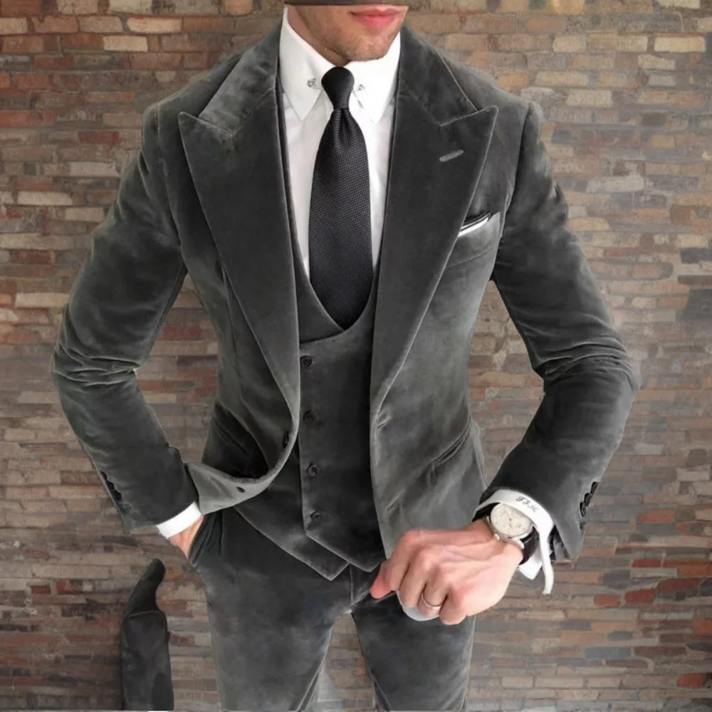 Gray Velvet Business Suits for Men Slim Fit Formal Wedding Tuxedo Groom Party 3 Pieces Peaked Lapel Male Blazer With Pants Vest
Gray Velvet Business Suits for Men Slim Fit Formal Wedding Tuxedo Groom Party 3 Pieces Peaked Lapel Male Blazer With Pants Vest