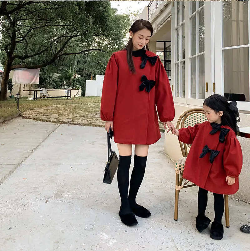

Mother And Me Coat Mom Daughter Equal Parent-Child Pair Look 2021 Autumn Winter Women Baby Clothes Kid Girl Long Sleeve Dresses