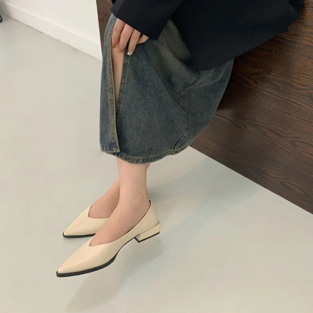 

Женские туфли-оксфорды на плоской подошве, повседневные женские кроссовки в британском стиле, универсальные классические кожаные туфли на низком каблуке с острым носком, новинка на лето