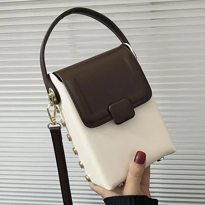 

Niche Women's New 2024 Contrast Color Fashion Trendy Mobile Phone Advanced Sentong Qin All-Match Messenger Bag