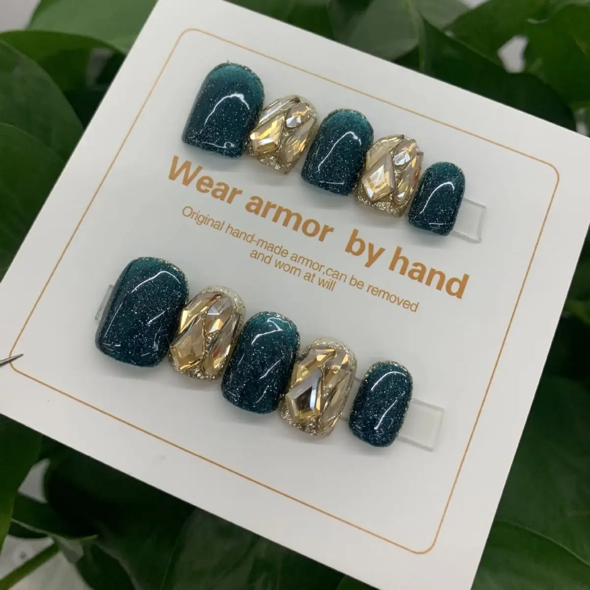 Lady Emerald Full Diamond Shining Gold Edge Vintage Handmade Art Nail Patch Detachable Nails
Lady Emerald Full Diamond Shining Gold Edge Vintage Handmade Art Nail Patch Detachable Nails