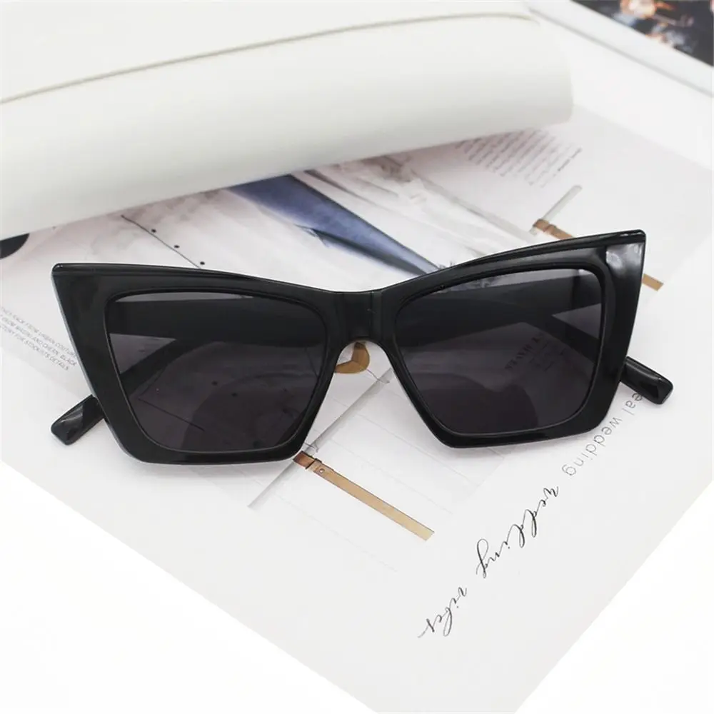 Oversized Cat Eye Sunglasses Trendy Y2K UV400 Protection Shades for Beach Vacation Square Sun Glasses for Women & Men
Oversized Cat Eye Sunglasses Trendy Y2K UV400 Protection Shades for Beach Vacation Square Sun Glasses for Women & Men