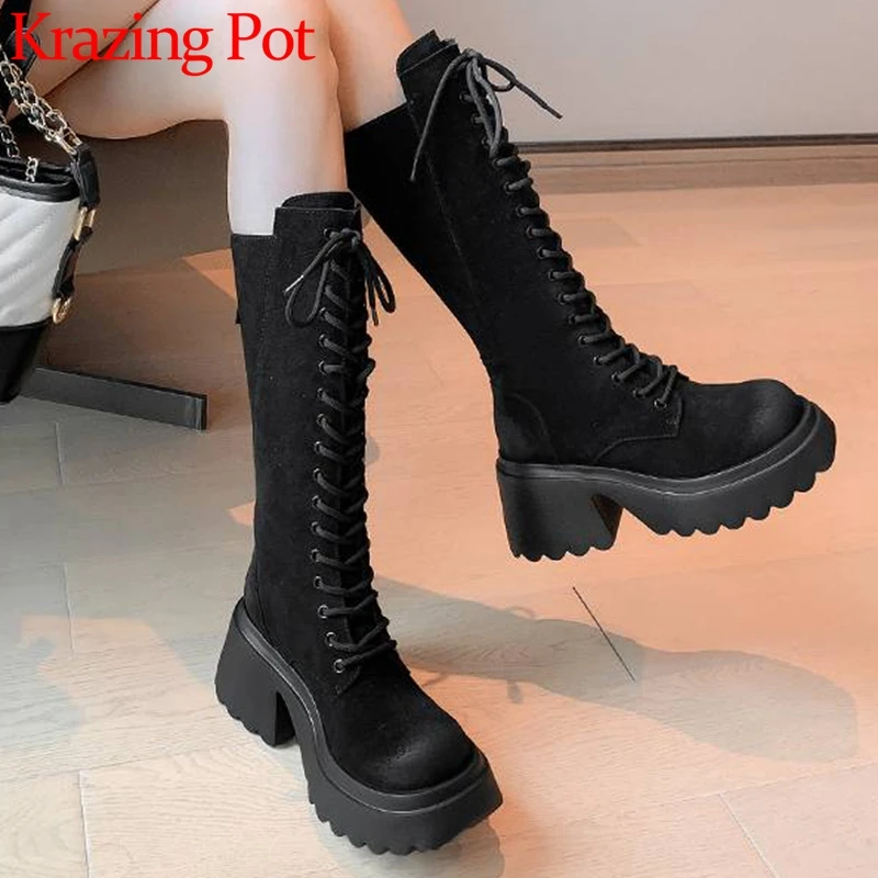 Krazing Pot Cow Suede Round Toe Thick Super High Heels Matorcyles Boots Fashion Platform Chic Lace-up Non-slip Thigh High Boots
Krazing Pot Cow Suede Round Toe Thick Super High Heels Matorcyles Boots Fashion Platform Chic Lace-up Non-slip Thigh High Boots