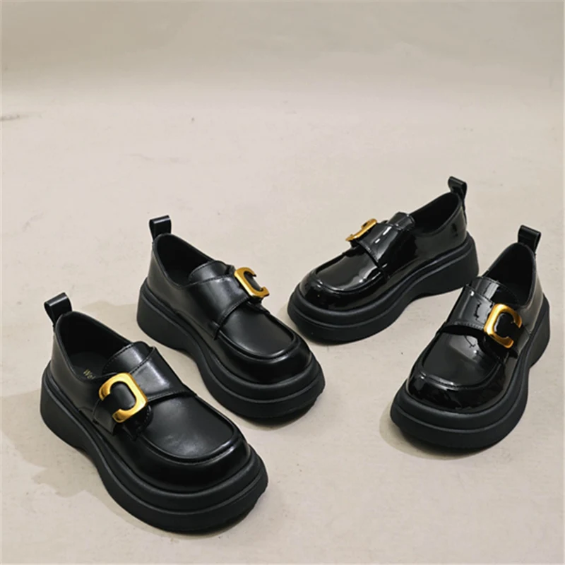 Туфли женские на платформе и меху, повседневные кроссовки, лоферы, оксфорды, платформа, круглый носок, в британском стиле, подходит под все, осень
Туфли женские на платформе и меху, повседневные кроссовки, лоферы, оксфорды, платформа, круглый носок, в британском стиле, подходит под все, осень