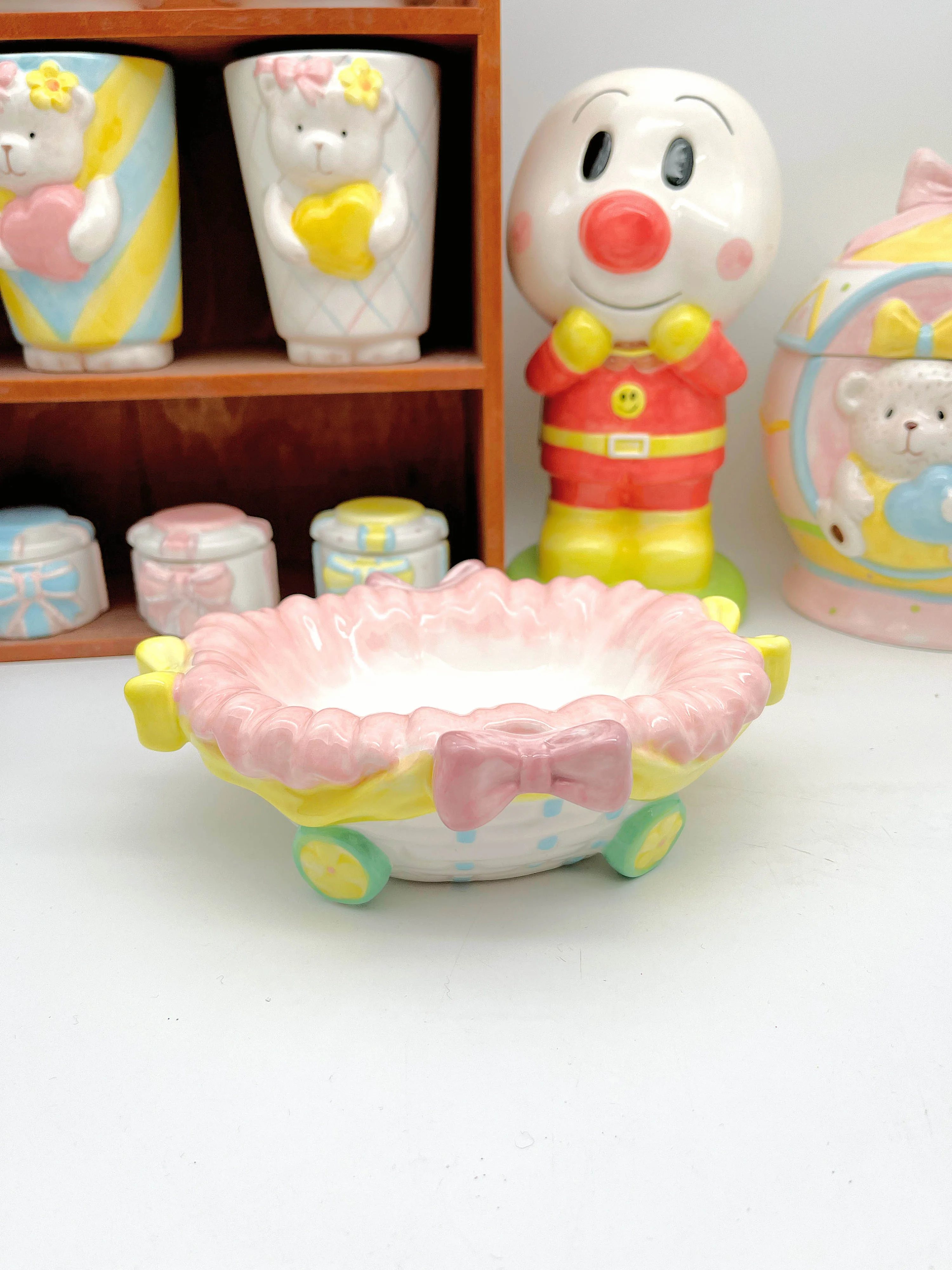 High temperature bow ceramic bowl fruit basket fruit plate snack plate cute gift gift girl heart fruit bowl baby stroller
High temperature bow ceramic bowl fruit basket fruit plate snack plate cute gift gift girl heart fruit bowl baby stroller