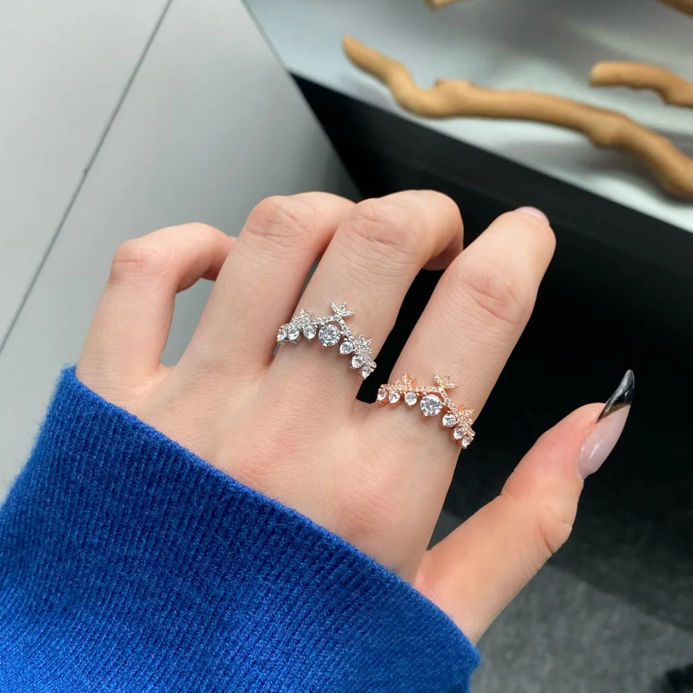 

Karachis Japanese and Korean Light Luxury S925 Sterling Silver Ring for Women with High Grade Sense and Fashionable Zircon Inlay
