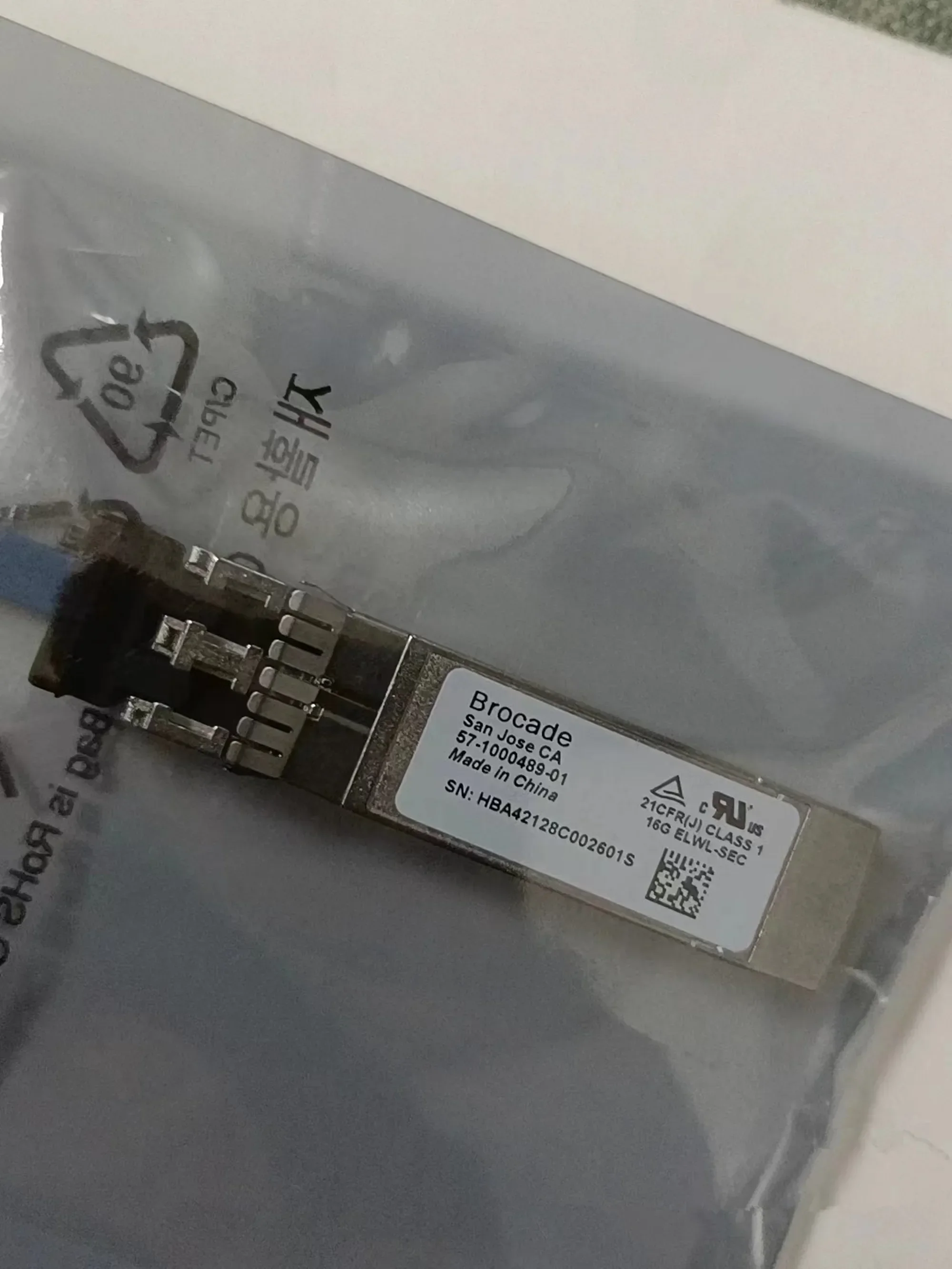 57-1000489-01 Brocade 16G SFP Transceiver/16GB 25KM SFP Fiber Module Single Mode/Brocade SFP Module Fiber optical 16GB
57-1000489-01 Brocade 16G SFP Transceiver/16GB 25KM SFP Fiber Module Single Mode/Brocade SFP Module Fiber optical 16GB