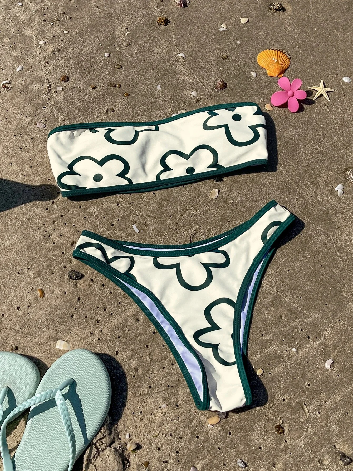Floral Print Contrast Binding Bandeau Bikini Swimsuit Women Two Piece Swimwear 2023 Bikini Set Summer Beach Bathing Suit
Floral Print Contrast Binding Bandeau Bikini Swimsuit Women Two Piece Swimwear 2023 Bikini Set Summer Beach Bathing Suit