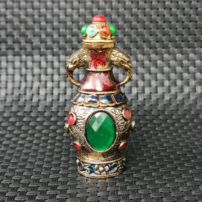Antique Collection Characteristic Ethnic Style Handicraft Ornament Copper Snuff Bottle Hand Crafts
Antique Collection Characteristic Ethnic Style Handicraft Ornament Copper Snuff Bottle Hand Crafts