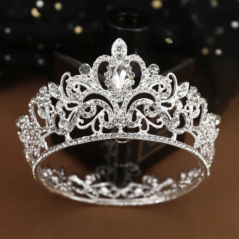 Silver Crown for Women Crystal Queen Crowns and Tiaras for Girls Pageant Birthday Wedding Prom Party Valentines Costume
Silver Crown for Women Crystal Queen Crowns and Tiaras for Girls Pageant Birthday Wedding Prom Party Valentines Costume