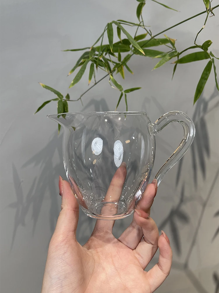Heat-resistant Glass Fairway Cup Transparent Glass with Handle Tea Sea Even Cup Tea Ceremony Accessories Simple
Heat-resistant Glass Fairway Cup Transparent Glass with Handle Tea Sea Even Cup Tea Ceremony Accessories Simple