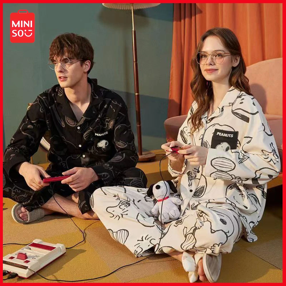 Miniso Snoopy мультфильм аниме Корейская версия пара Y2K модный пижамный комплект осень оставайтесь дома свободный силуэт Милая повседневная одежда
Miniso Snoopy мультфильм аниме Корейская версия пара Y2K модный пижамный комплект осень оставайтесь дома свободный силуэт Милая повседневная одежда