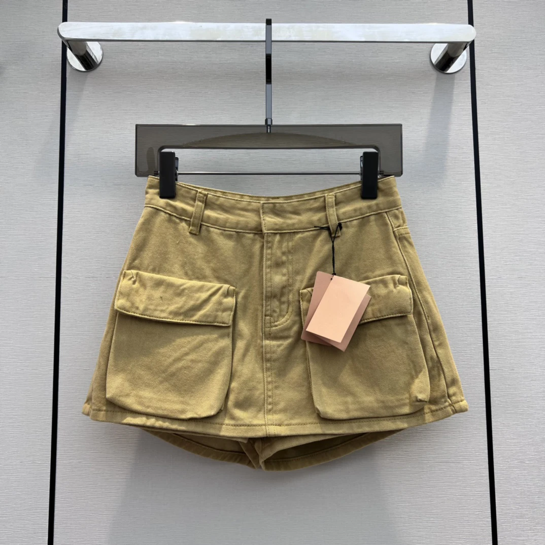 2023 Spring and summer new pocket stickers alphabet logo decorated denim cropped culottes
2023 Spring and summer new pocket stickers alphabet logo decorated denim cropped culottes