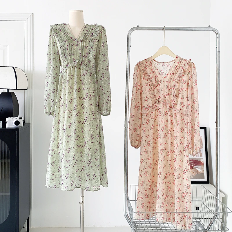 2023 new summer autumn women printed pleated chiffon dress fashion female casual Long Sleeve V neck Basic Dresses
2023 new summer autumn women printed pleated chiffon dress fashion female casual Long Sleeve V neck Basic Dresses