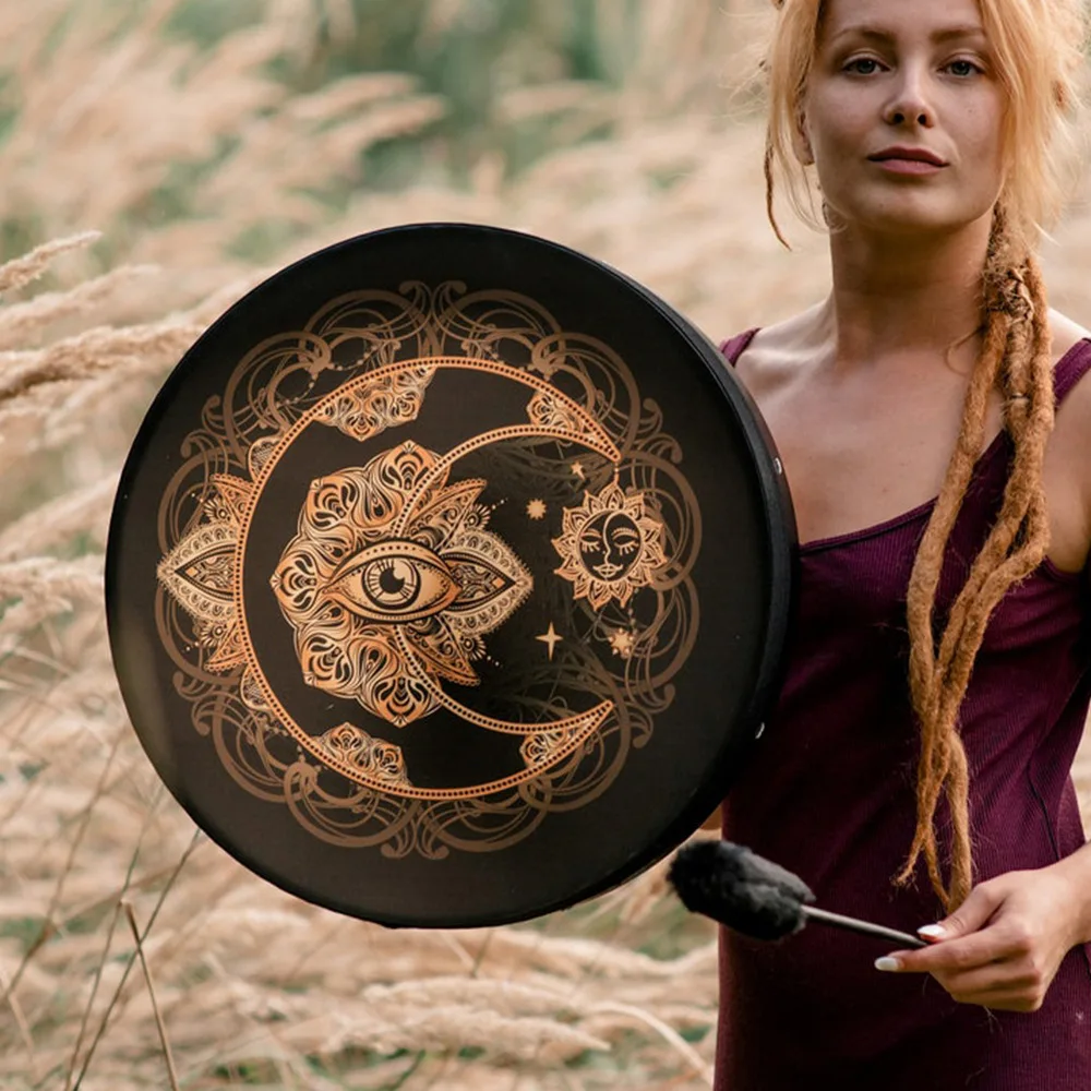 Новый исцеляющий ручной барабан Shaman, религиозный Таинственный узор, креативный звук, Йога, медитация, орех, деревянный волшебник, музыкальный инструмент
Новый исцеляющий ручной барабан Shaman, религиозный Таинственный узор, креативный звук, Йога, медитация, орех, деревянный волшебник, музыкальный инструмент