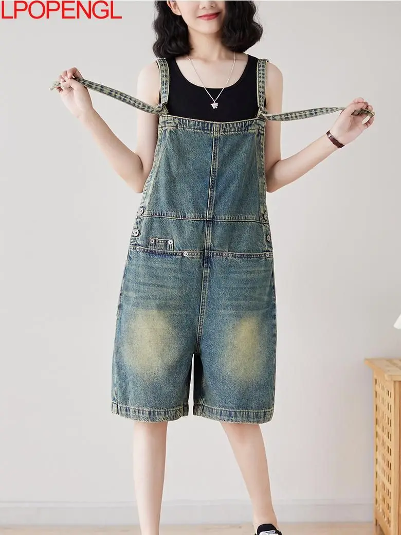 2023 Summer Fashion Large Pockets Button Streetwear Denim Overalls Women's Loose Straight Knee Length Wide Leg One Piece Pants
2023 Summer Fashion Large Pockets Button Streetwear Denim Overalls Women's Loose Straight Knee Length Wide Leg One Piece Pants